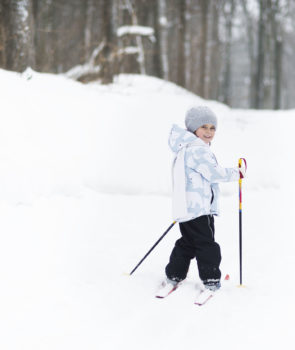 child-cross-country-skiing